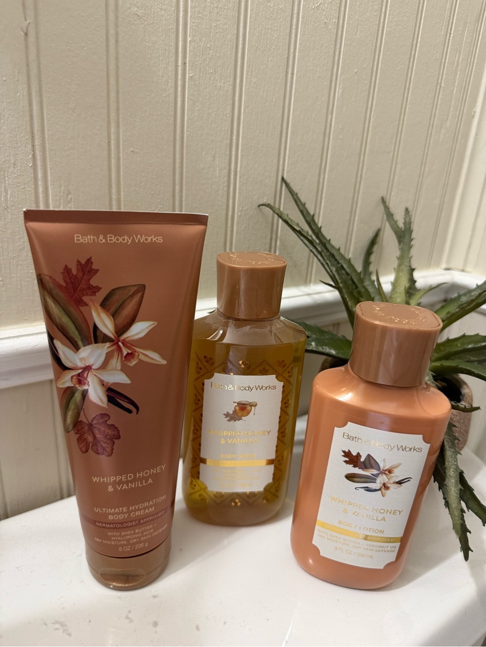 Bath & Body Works Whipped Honey & Vanilla Body Care Trio